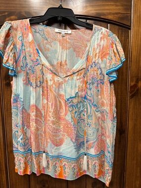 Rose & Olive Multicolor Paisley V-Neck Tassel Flutter Sleeve Top